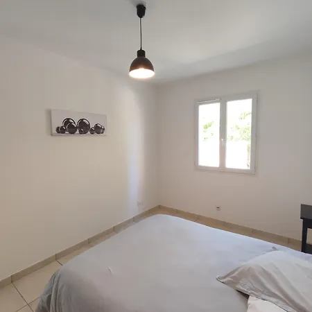 En Provence Avec Piscine Privée Proche D'avignon Сasa de vacaciones Sauveterre (Gard)