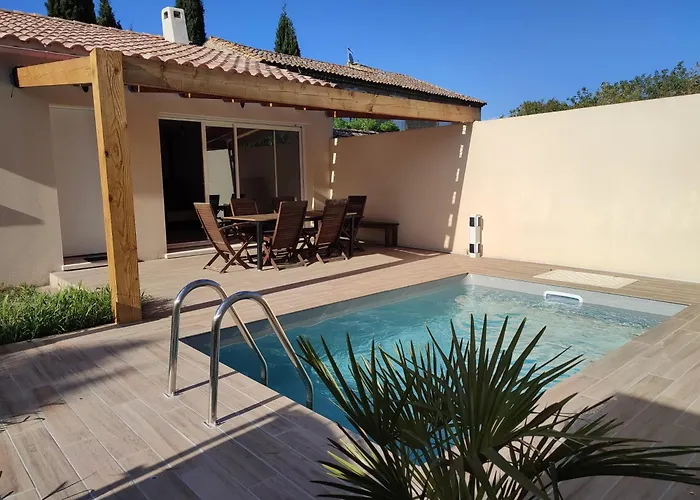 La Aux Quatre Vents En Provence Avec Piscine Proche D'avignon Holiday home Sauveterre (Gard)